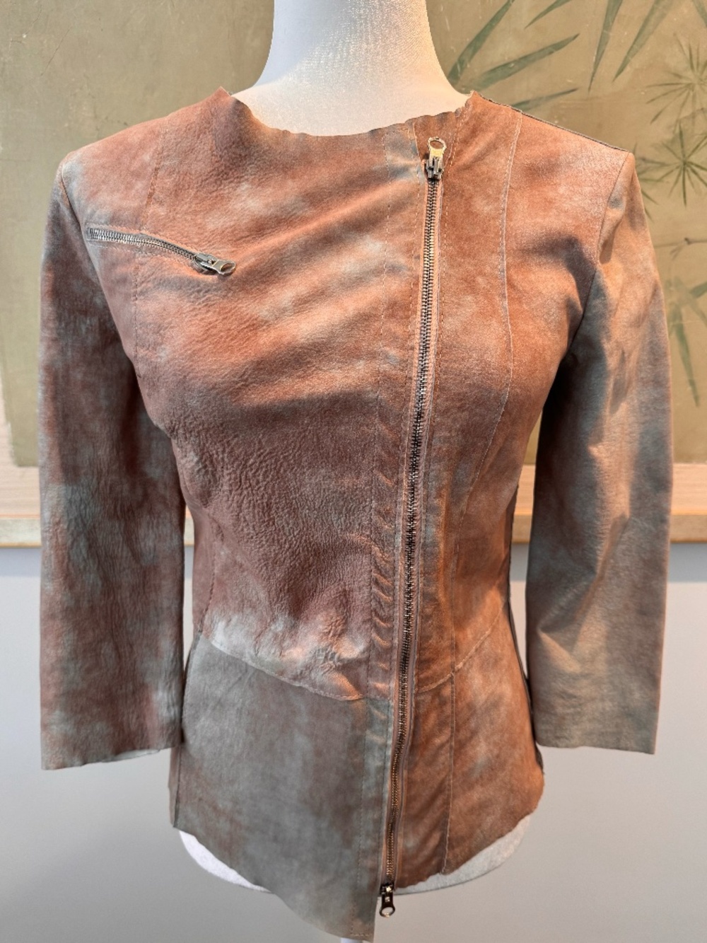 "Vintage De Luxe" brand Italian Dusty Rose Unlined Leather Jacket